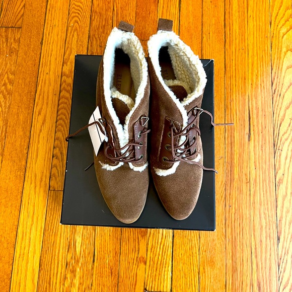 Stylish Ankle Boots - Picture 2 of 6